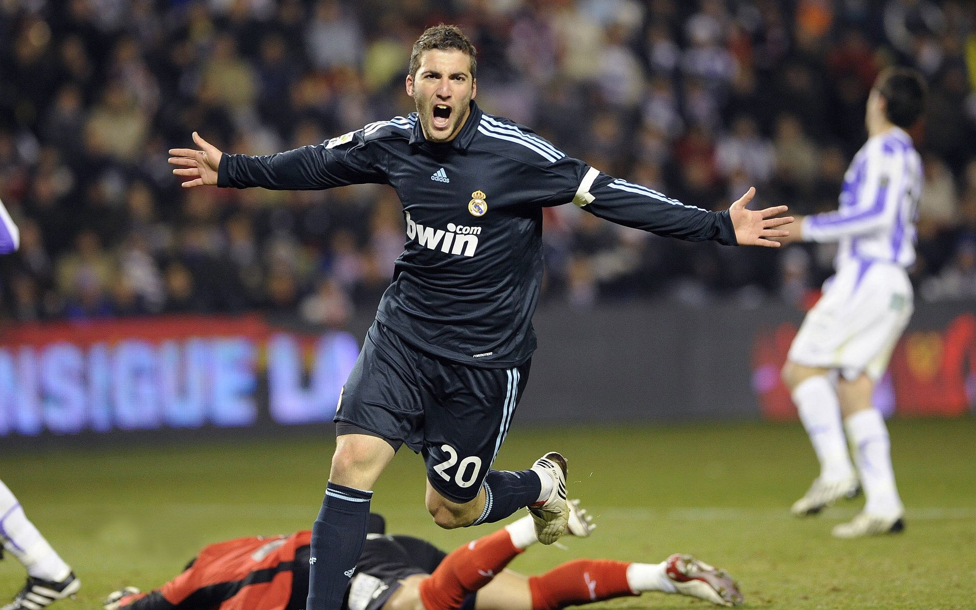 拉亚爆发，皇家社会单节拉开，加纳足球的被殖民与自我救赎