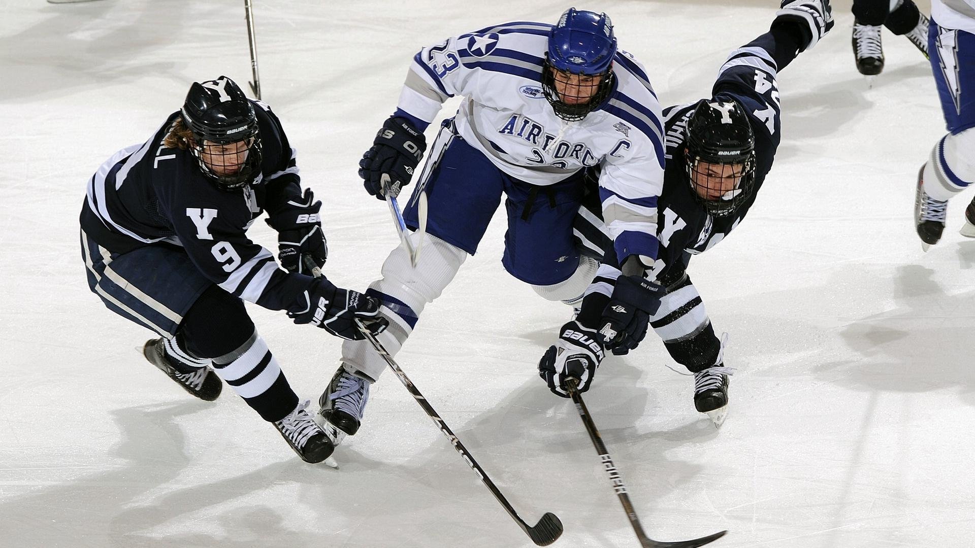霍勒迪东决封神，猛龙全面压制尼克斯，关键先生接管生死战